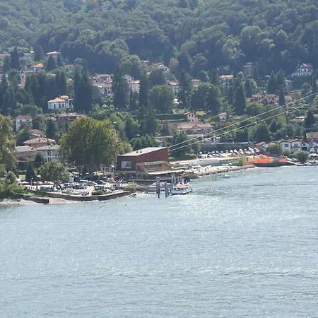 Gli Oleandri 住宿加早餐酒店 斯特雷萨